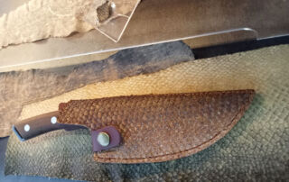 Etui couteau en cuir de saumon Etui couteau en cuir de saumon