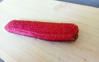 Etui fuchsia en cuir de saumon Etui fuchsia en cuir de saumon