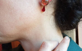 Perles et bague en cuir de saumon Perles et bague en cuir de saumon